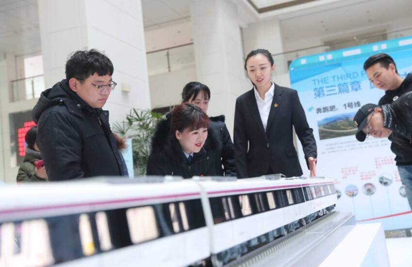 济南轨道交通建设回顾展在龙奥开展