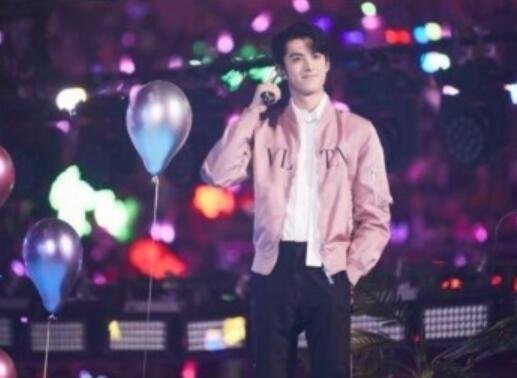 真相曝光笑哭全国!歌声救人王鹤棣什么梗?告白气球秒变