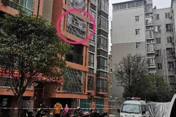 真相曝光细思极恐?夫妻在家门口遭捅是怎么回事?背后原因及详情震惊了