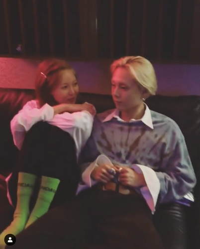 泫雅好事将近？ 金泫雅称金晓钟“未婚夫” 姐弟恋疑修成正果