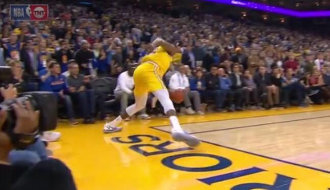 真相来了！杜兰特界外救球遭调侃：就这还输了，你说气人不气人