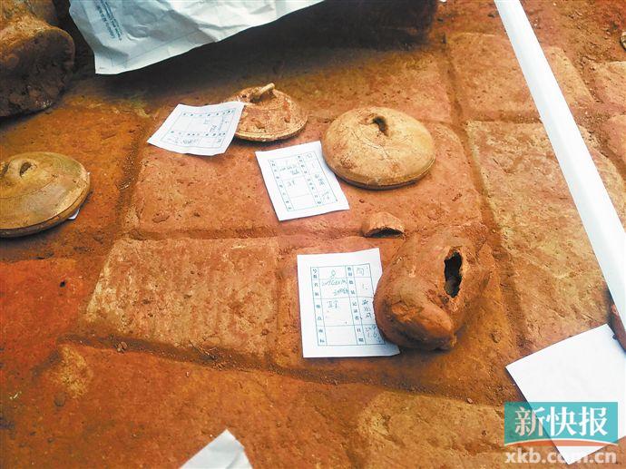 大学食堂挖出古墓是怎么回事?网友调侃:可以在校内上实体就地考古课