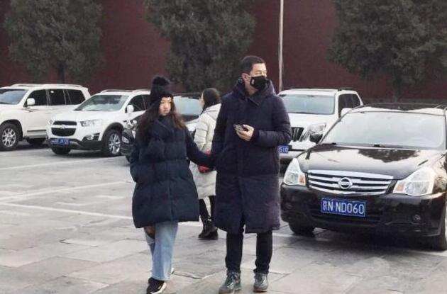 终于真相了?偶遇李亚鹏父女是怎么回事?背后原因及详情始末震惊了