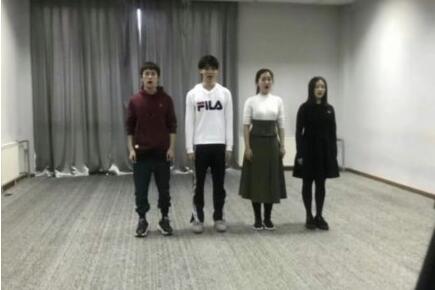 曝易烊千玺胡先煦李兰迪期末考试现场照