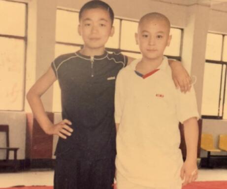 终于真相了！释小龙王宝强颁奖是怎么回事?事发原因详情始末震惊网友