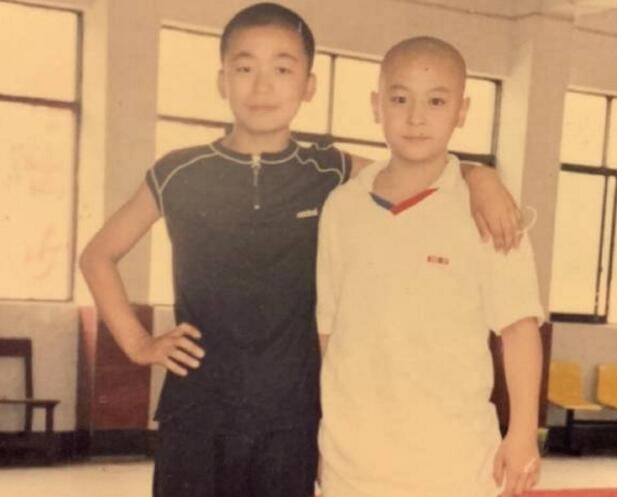 这就是真相!释小龙王宝强颁奖是怎么回事?还原事发经过详情始末震惊