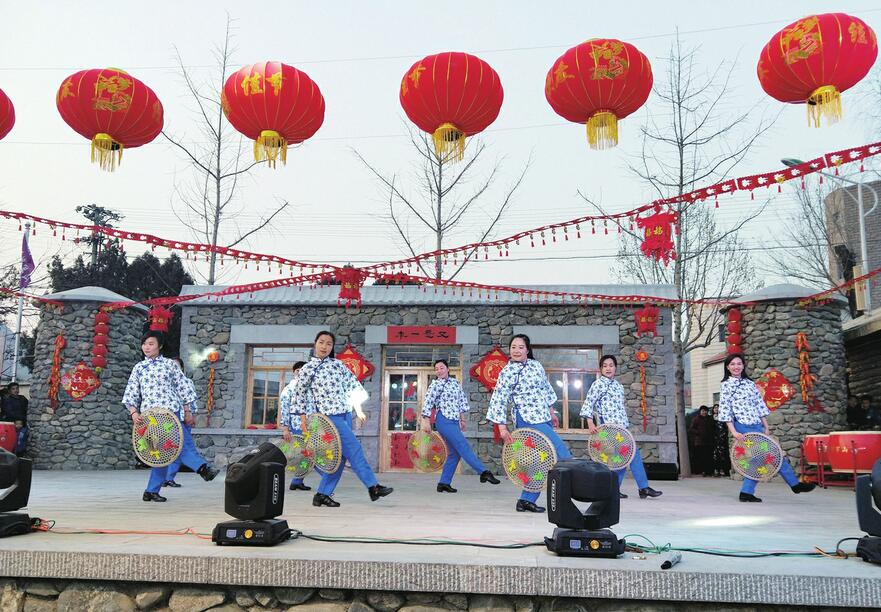 连夜搭篷房 排练备货忙！济南泉城广场“迎春大集”即将启幕