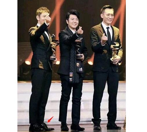 终于真相了!黄晓明增高鞋垫是怎么回事?