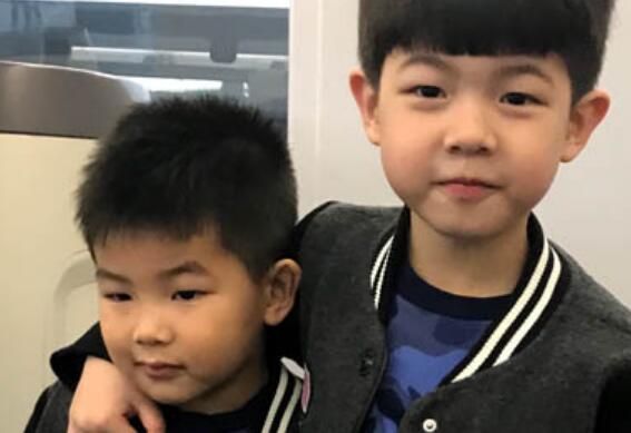 同姓不同命?安吉小鱼儿弹幕双标什么梗?弟弟小鱼儿变