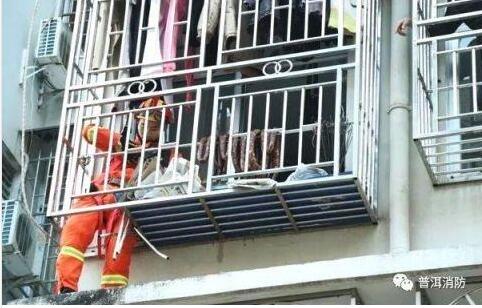 终于真相了!六旬老人擦窗被困是怎么回事?还原始末以及背后真相