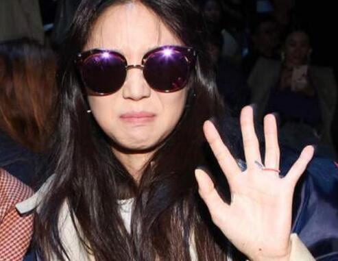 终于真相了!孔孝真拒绝比心是怎么回事?背后原因及详情始末曝光惊呆了