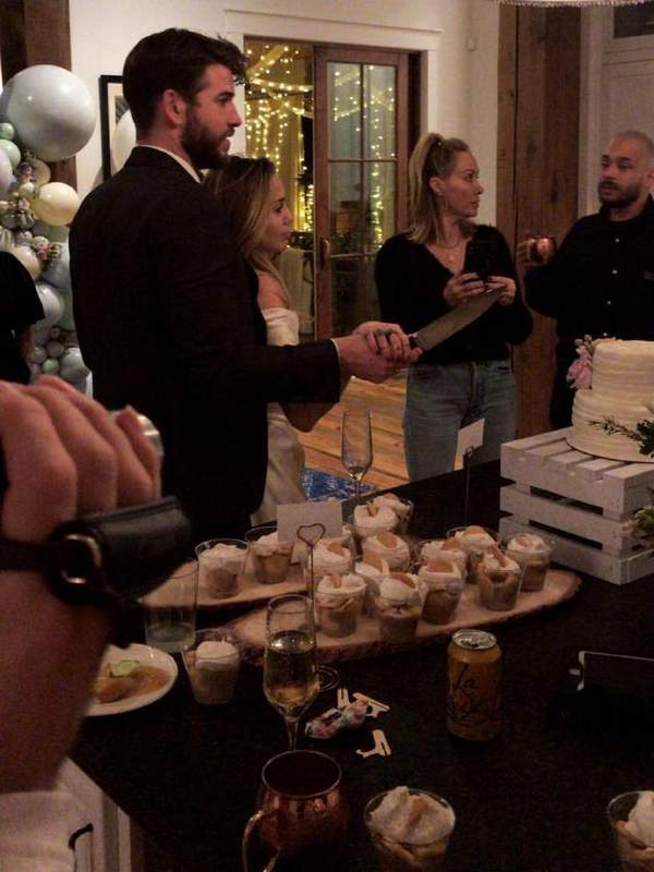 麦莉被曝怀上女宝宝 与锤弟结婚还不到一个月