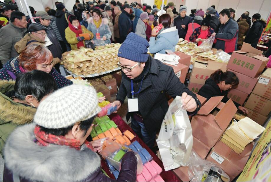 2019济南迎春民俗文化节持续火爆 “年货大集”让市民嗨个“购”