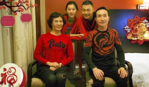 终于真相了！巩汉林全家福曝光是怎么回事?还原背后原因及详情始末震惊网友