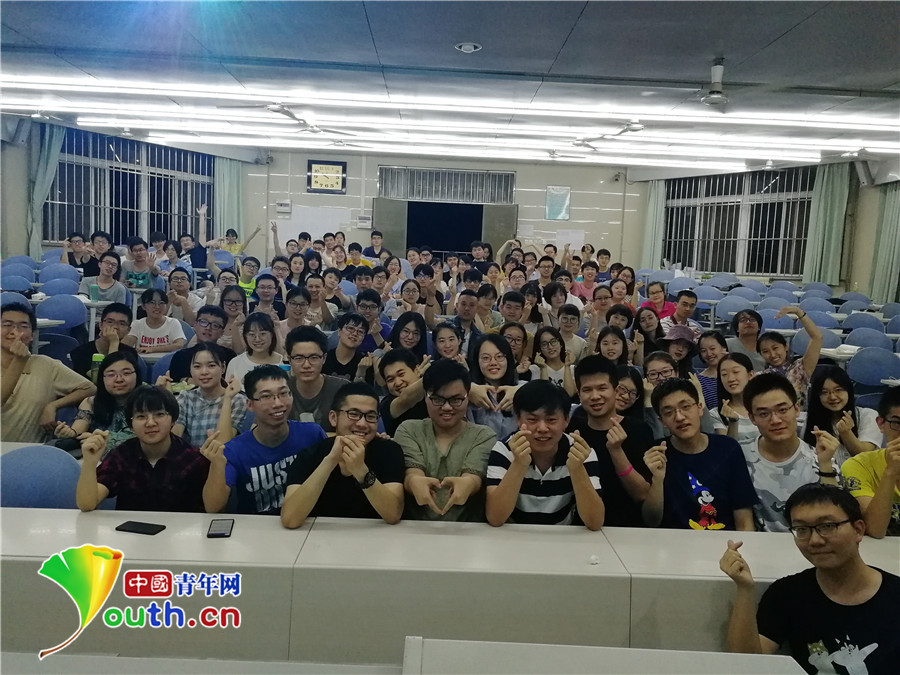 弹唱“心电图之歌”的网红医生又出新歌了 揭秘背后故事