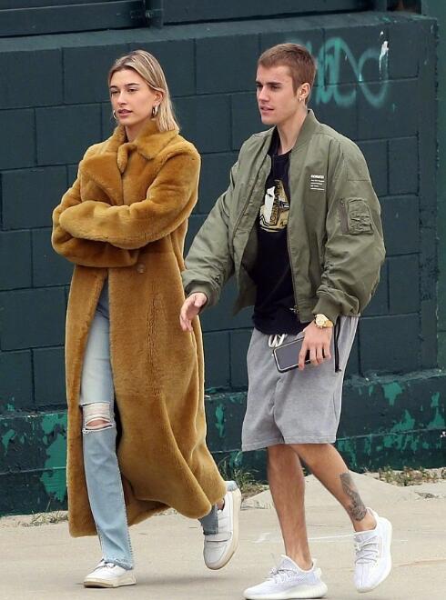 比伯海莉婚礼嘉宾曝光 卡戴珊家族和吉吉都会来