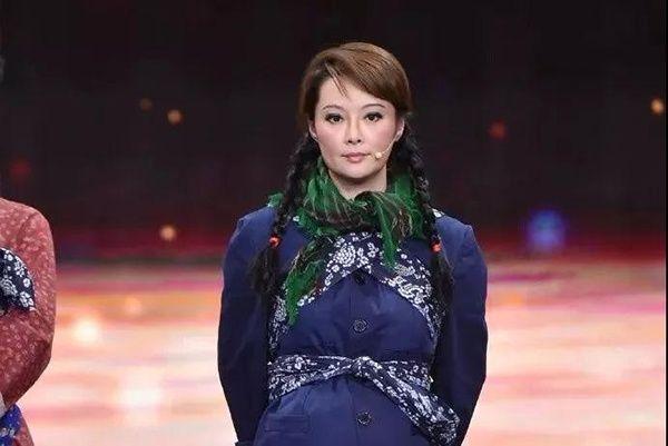 情何以堪？袁立批小鲜肉动作抄袭杰克逊 易烊千玺蔡徐坤等人纷纷躺枪