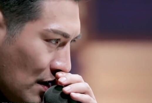 明明可以靠颜值？严屹宽人形变声器 “隐藏黑马”震惊全场令人拍案叫绝