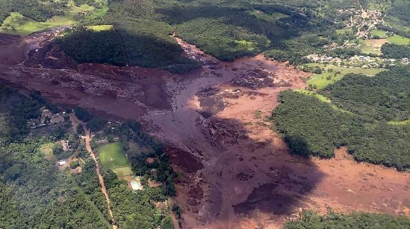 [实拍]惨烈!巴西铁矿大坝爆裂最新消息 约200人