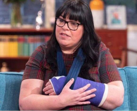 女王老公终于道歉 英女皇丈夫菲利普亲王车祸致人骨折