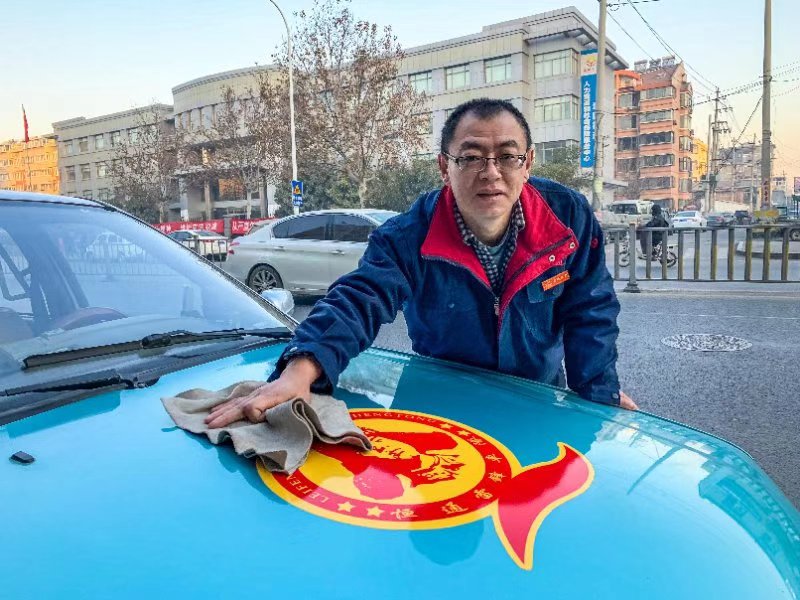 [温暖泉城]外地军人遗失全家福，济南的哥寻找归还