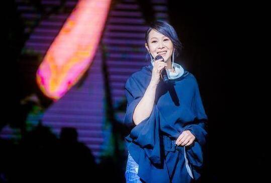 母爱爆棚!刘若英为4岁儿子庆生 小家伙骑脚踏车背影帅气呆萌