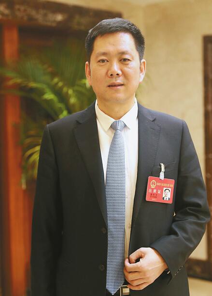 市人大代表潘世英：建议加快东部城区热源建设 满足居民用热需求