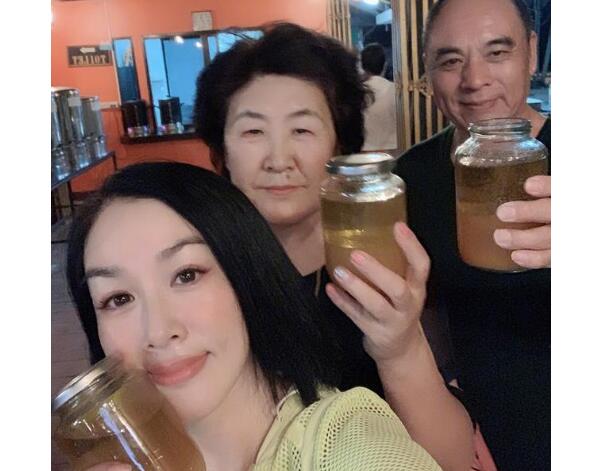 有科学依据吗?钟丽缇排毒遭质疑 网友:怎么像伊能静被骗的心灵课程?