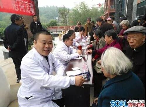 小表情一模一样！遂宁医生“撞脸”岳云鹏 女儿曾对着小岳岳照片叫爸爸…