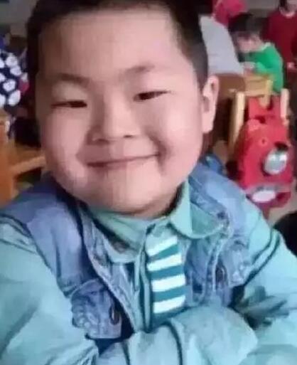 小表情一模一样！遂宁医生“撞脸”岳云鹏 女儿曾对着小岳岳照片叫爸爸…