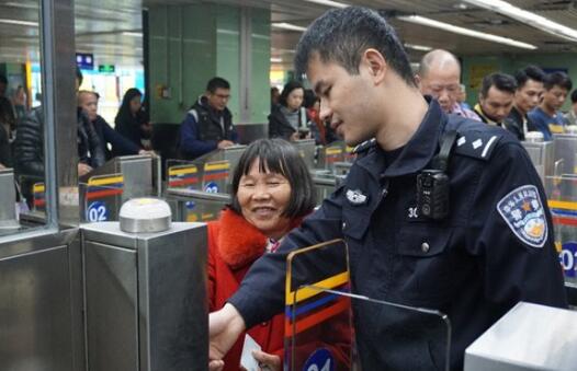 “春节”假期全国口岸出入境人数日均将达到177万人次