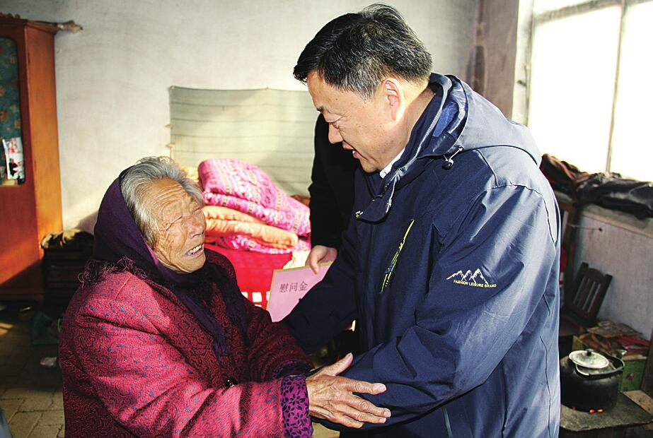 济南市各级老龄部门走访慰问百岁和困难老人