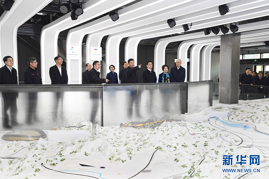 习近平春节前夕在北京看望慰问基层干部群众