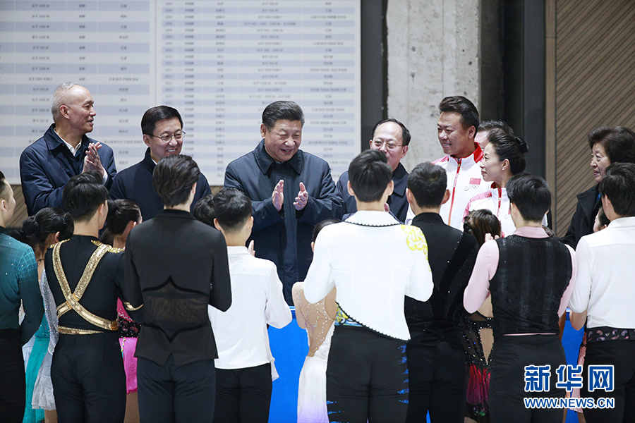 习近平春节前夕在北京看望慰问基层干部群众