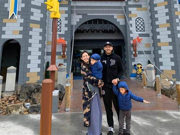 范玮琪抱怨遭炮轰 一家四口到美国旅游没想到遇上华航罢工