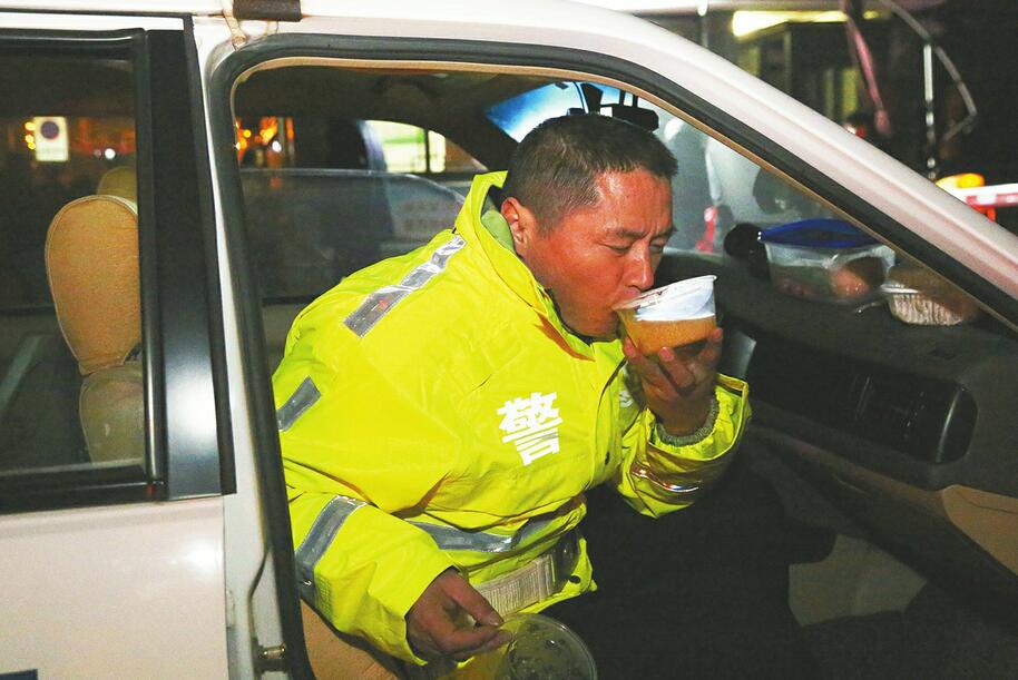 春节期间济南交警出动警力4029人次 确保全市交通形势平稳有序