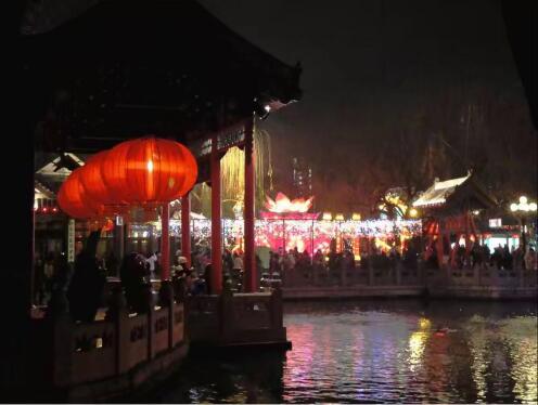 【新春走基层】记者探访趵突泉公园 赏花灯过大年!