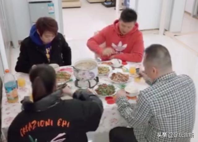 真真假假？何雯娜回应被cue 陈一冰不满被乱剪辑发长文揭分手内幕