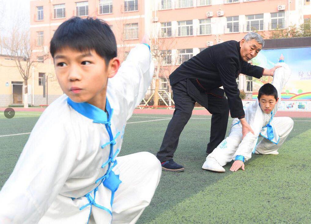 [温暖泉城]传承非遗文化 济南七旬老人义务教授孩子武术14年