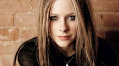 麻辣鸡是谁?艾薇儿麻辣鸡新歌 麻辣鸡是中国