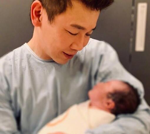 迎接新生命！陶喆宣布儿子出生 江佩蓉产子卸下几个月的辛苦