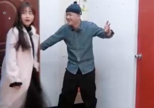 包文婧重回出租屋 