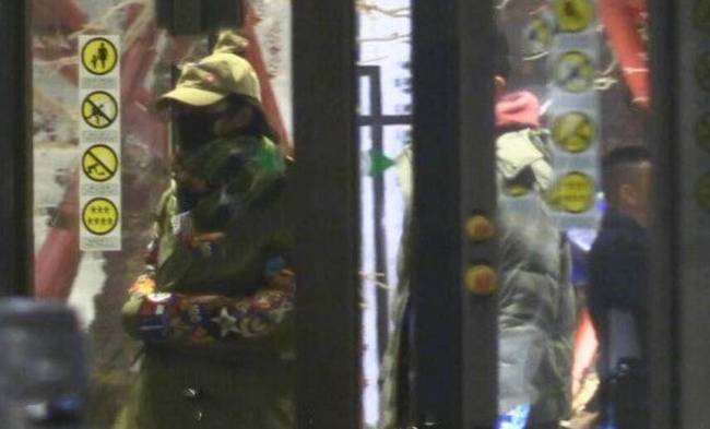 什么情况？白百何现身妇产科 和小男友呆了两个多小时才回家