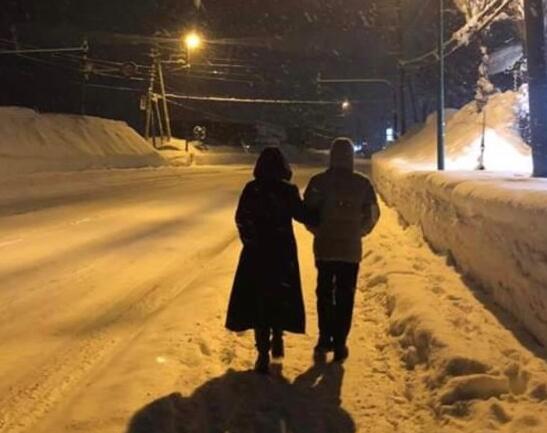 梁朝伟罕见秀恩爱 本尊回应到底说了什么