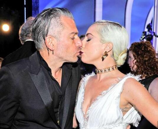 秀恩爱分得快？Lady Gaga取消婚约 Gaga去年10月亲口确认订婚