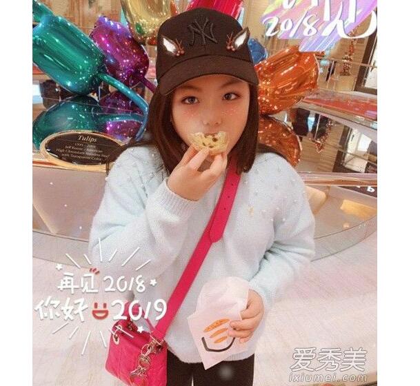 王诗龄手链价值5万 李湘家每月伙食费据说就达到了7万元左右