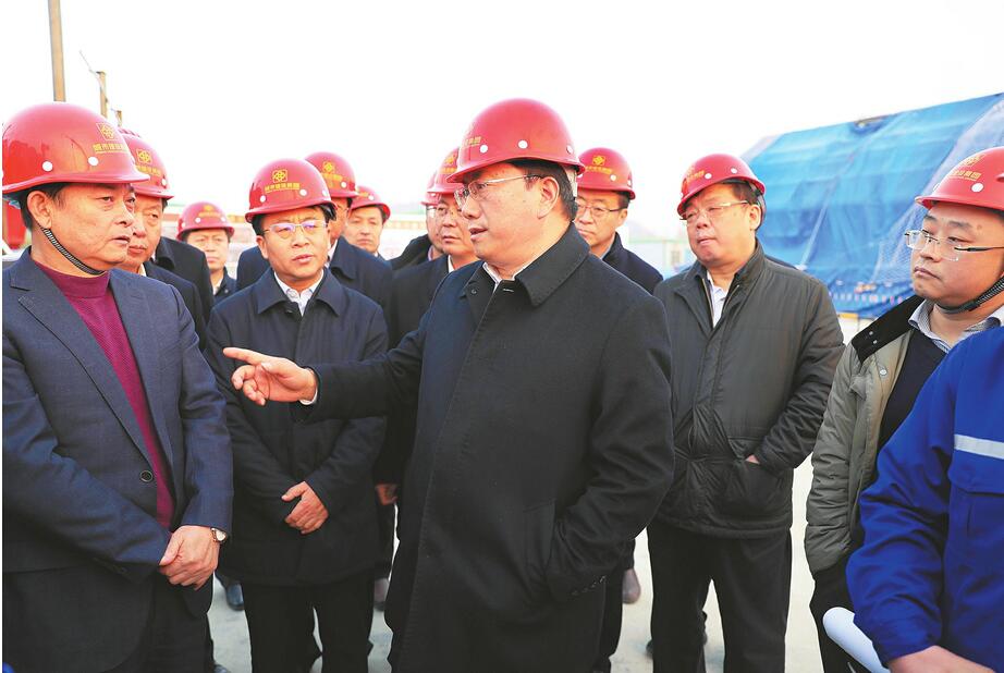 王忠林调研重点项目建设时强调：倒排工期挂图作战 确保早建成早见效