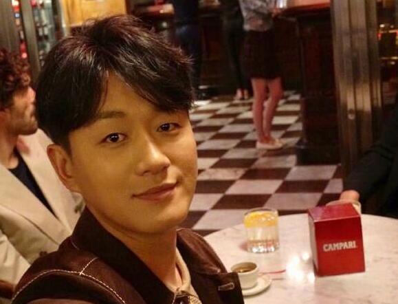 十分抢镜!佟大为偷拍江疏影 放大照片有啥惊喜?