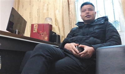 气焰嚣张!制假商威胁记者 茅台镇洞藏酒:散酒灌制的“三无”网红