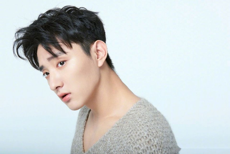 又是姐弟恋?于小彤恋情疑曝光 本尊回应了到底说了什么?